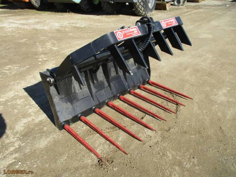 Furca hidraulica pentru siloz