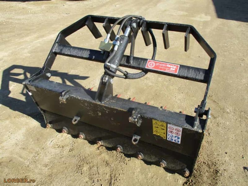 Furca hidraulica pentru siloz