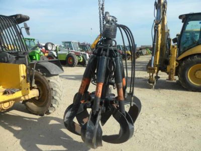 Graifer pentru deseuri metalice