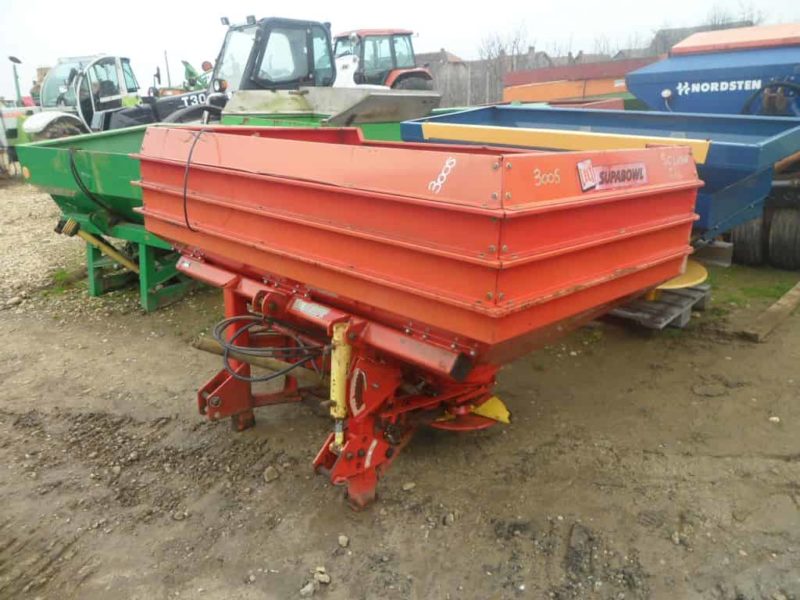 Masina de imprastiat ingrasaminte chimice Lely Centerliner de 1500 L