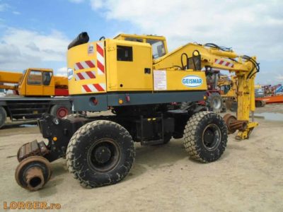 Excavator pe pneuri Geismar KGT-V pentru cale ferata
