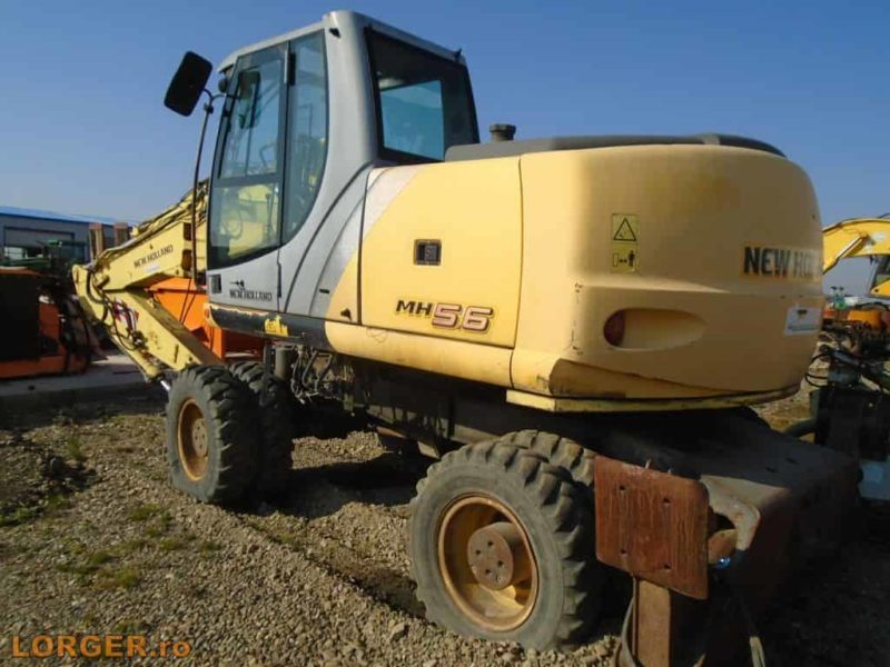 Excavator pe pneuri New Holland MH 5.6