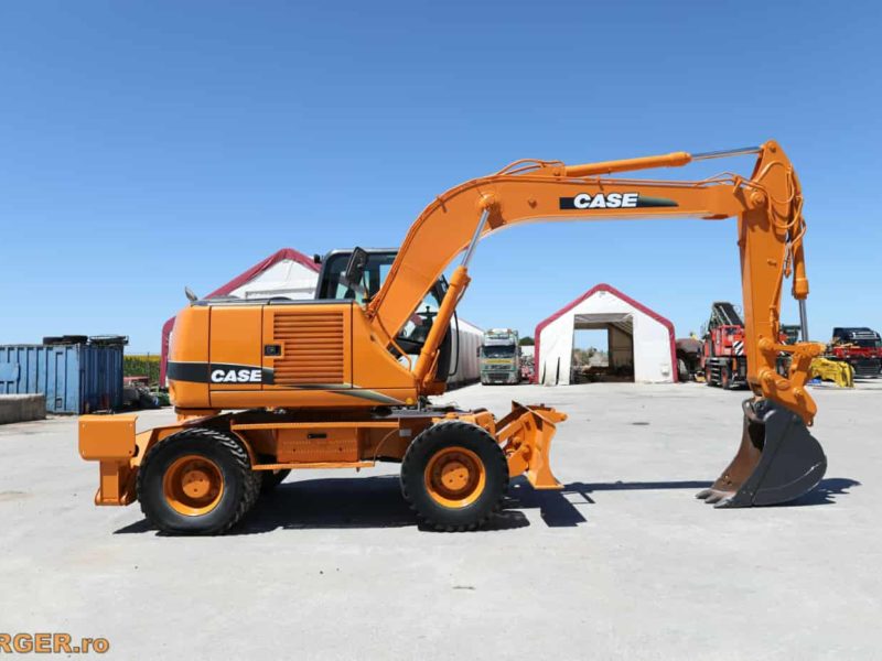 Excavator pe pneuri Case WX 145