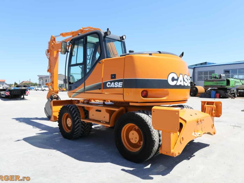 Excavator pe pneuri Case WX 145