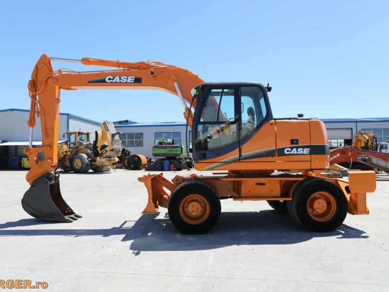 Excavator pe pneuri Case WX 145