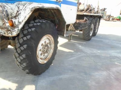 Camion ZIL 6x6 pentru forat puturi