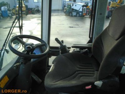 Incarcator frontal Liebherr L506