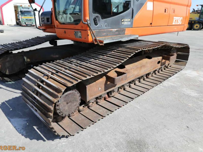 Excavator pe senile Doosan 828-11