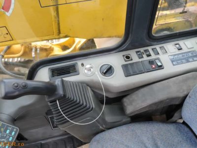 Excavator pe senile Komatsu PC340 LC-6K cu brat lung