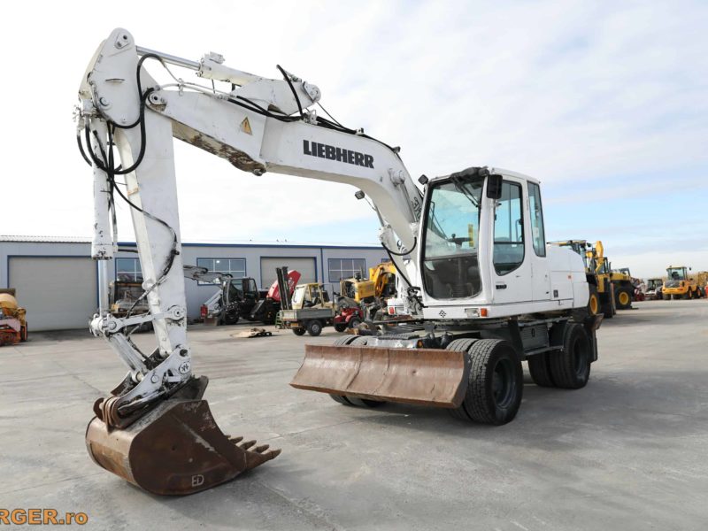 Excavator pe pneuri Liebherr A316 Litronic