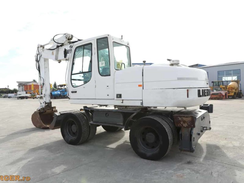 Excavator pe pneuri Liebherr A316 Litronic