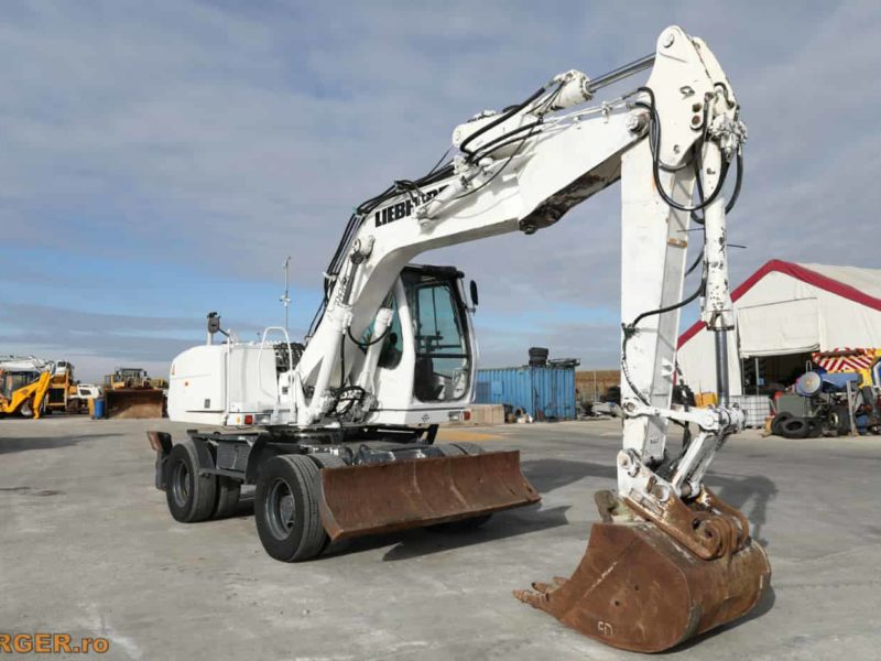 Excavator pe pneuri Liebherr A316 Litronic