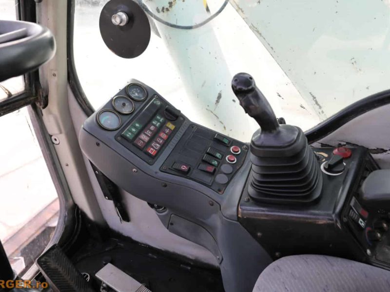 Excavator pe pneuri Liebherr A316 Litronic