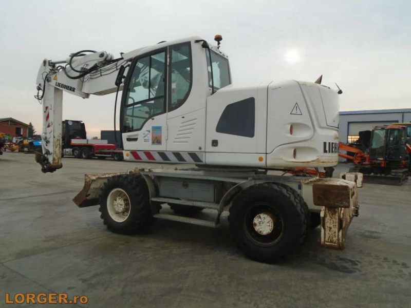 Excavator pe pneuri Liebherr A918 Compact