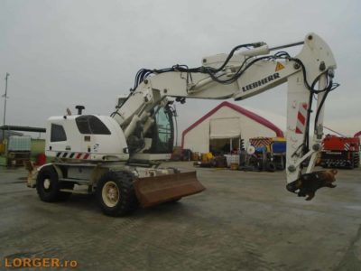 Excavator pe pneuri Liebherr A918 Compact