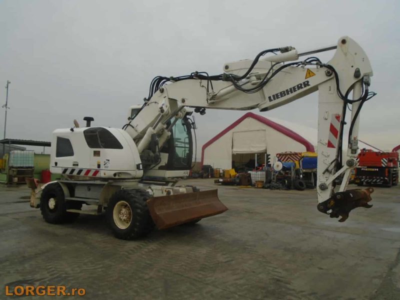 Excavator pe pneuri Liebherr A918 Compact