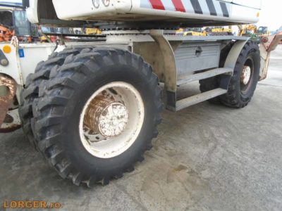 Excavator pe pneuri Liebherr A918 Compact