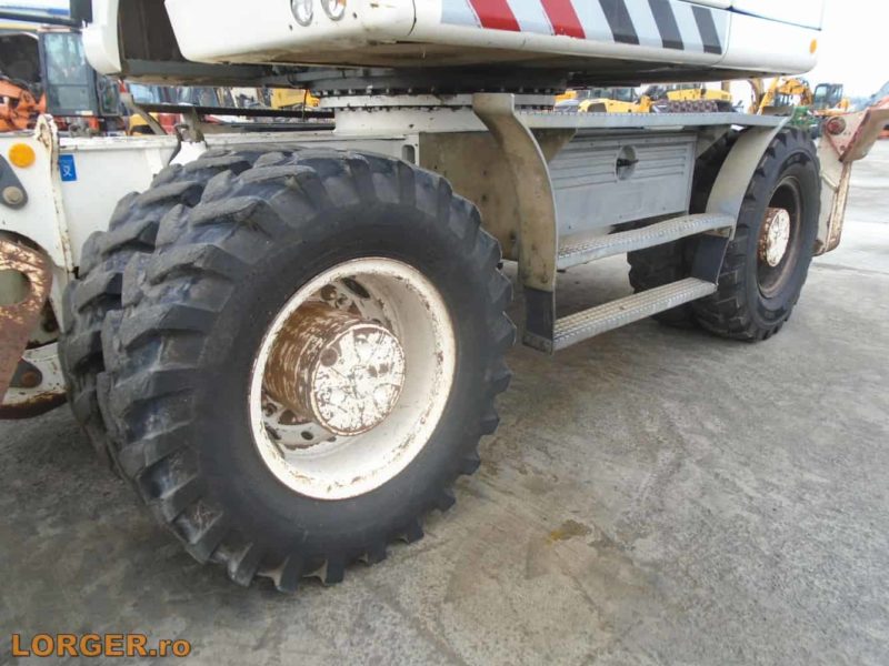 Excavator pe pneuri Liebherr A918 Compact