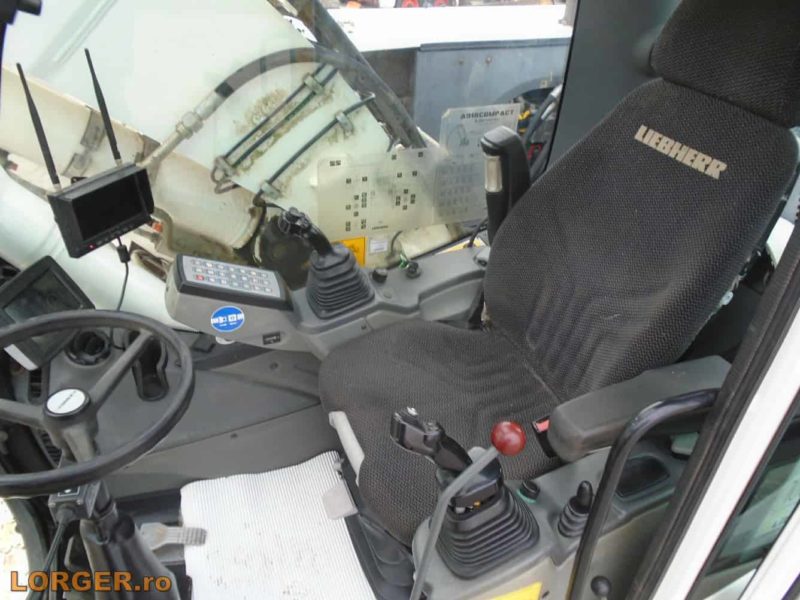 Excavator pe pneuri Liebherr A918 Compact