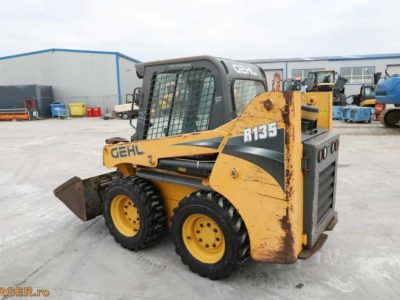 Mini-incarcator Gehl R135