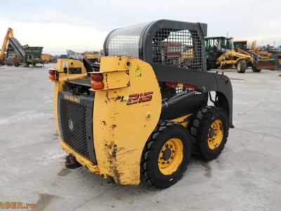 Mini-incarcator New Holland L215