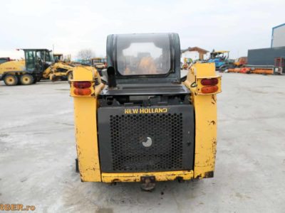Mini-incarcator New Holland L215