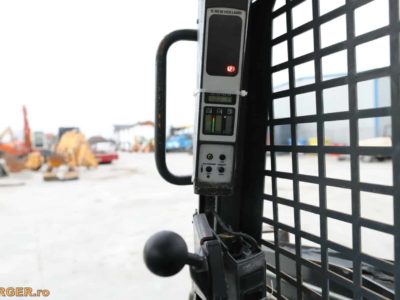 Mini-incarcator New Holland L215