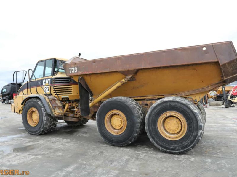 Dumper articulat Caterpillar 730