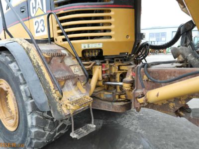 Dumper articulat Caterpillar 730