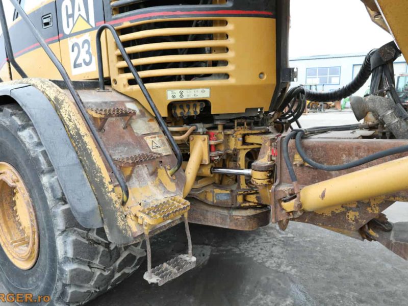 Dumper articulat Caterpillar 730
