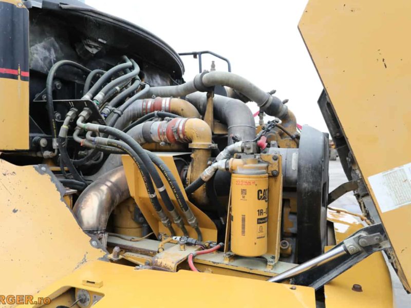 Dumper articulat Caterpillar 730