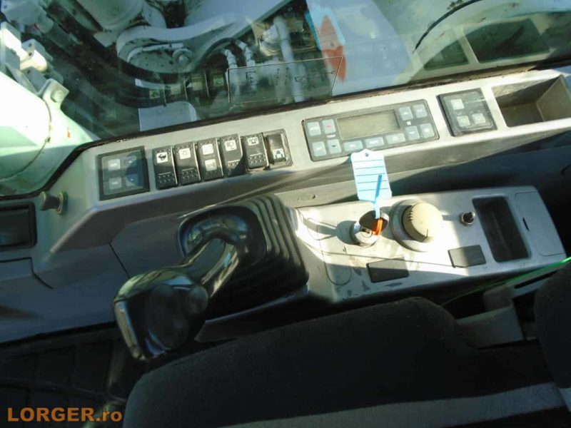 Excavator pe senile Doosan DX225 LC