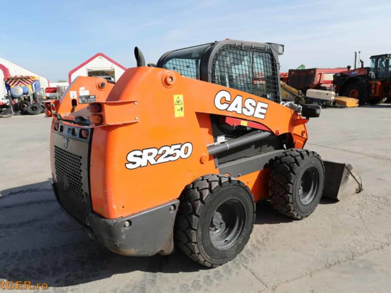 Mini-incarcator Case SR250