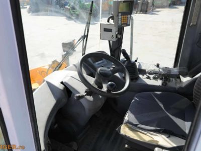 Incarcator frontal Liebherr L544