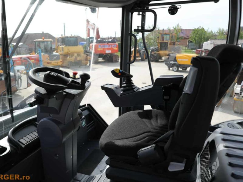 De inchiriat compactor tandem Hamm HD+ 120i VO NOU