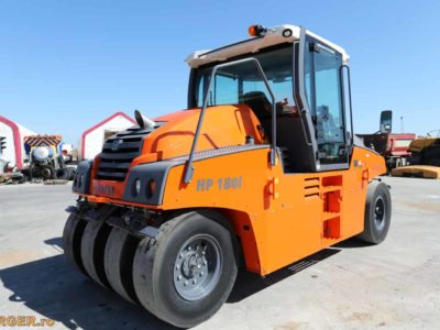 Compactor pe pneuri Hamm HP 180i NOU