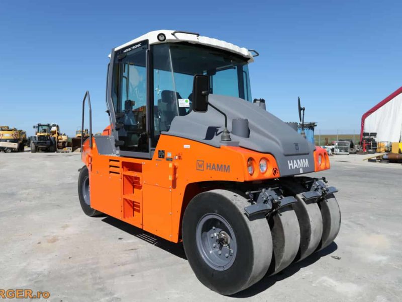 Compactor pe pneuri Hamm HP 180i NOU