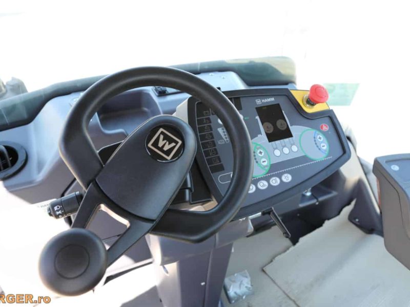 Compactor pe pneuri Hamm HP 180i NOU