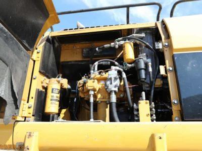 Excavator de manipulare Caterpillar M325D pe pneuri