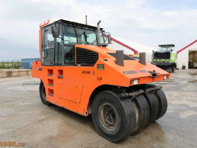 Compactor pe cauciucuri Ammann AP 240
