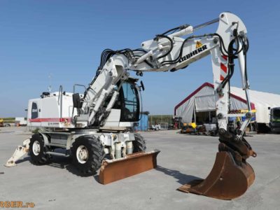 Excavator pe pneuri Liebherr A914