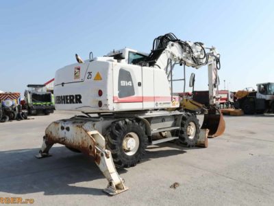 Excavator pe pneuri Liebherr A914