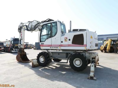 Excavator pe pneuri Liebherr A914