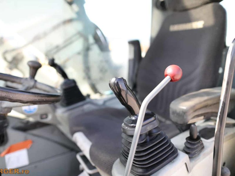 Excavator pe pneuri Liebherr A914