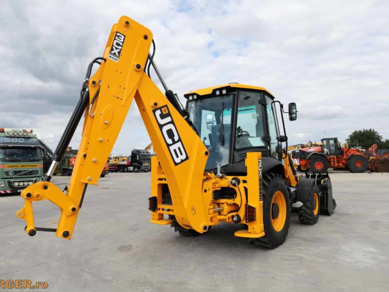 Buldoexcavator JCB 3CX NOU