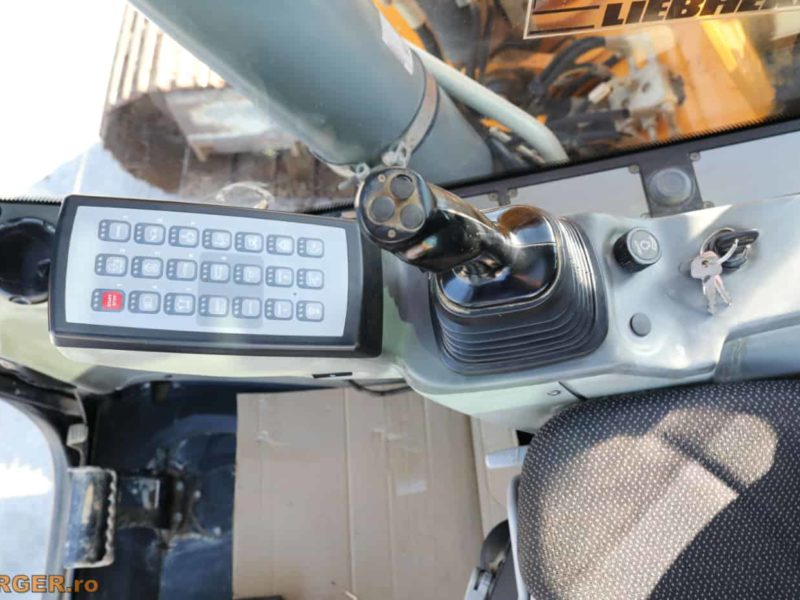 Excavator pe senile Liebherr R922 LC