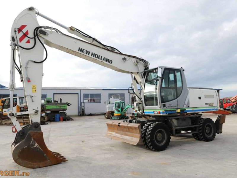 Excavator pe pneuri New Holland MH 6.6