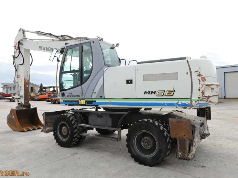 Excavator pe pneuri New Holland MH 6.6