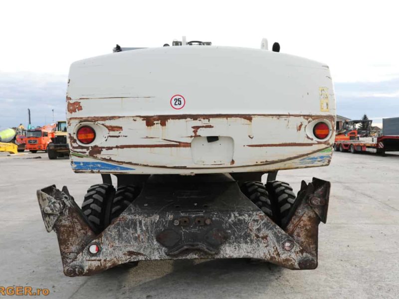 Excavator pe pneuri New Holland MH 6.6