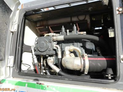 Excavator pe pneuri New Holland MH 6.6